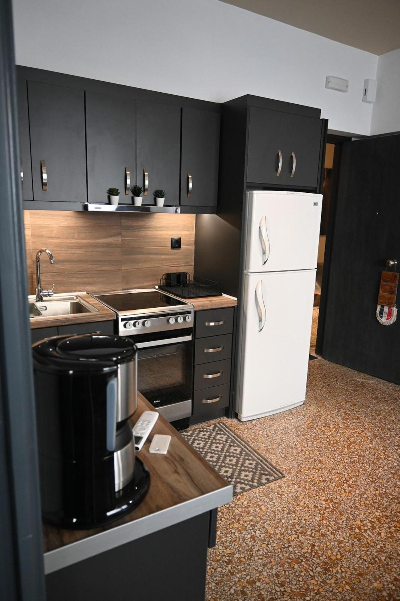 Haris 303 Apartment By Vpn Accomodation Athen Eksteriør bilde